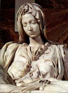 La Pietà, dettaglio con il volto della Madonna.